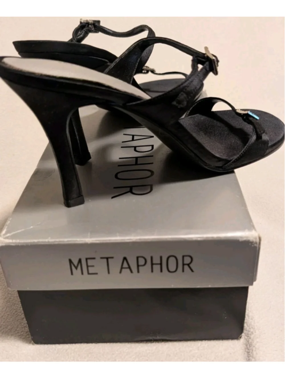 Metaphor Julianna Back Satin Strappy Shoes Size 10 N42